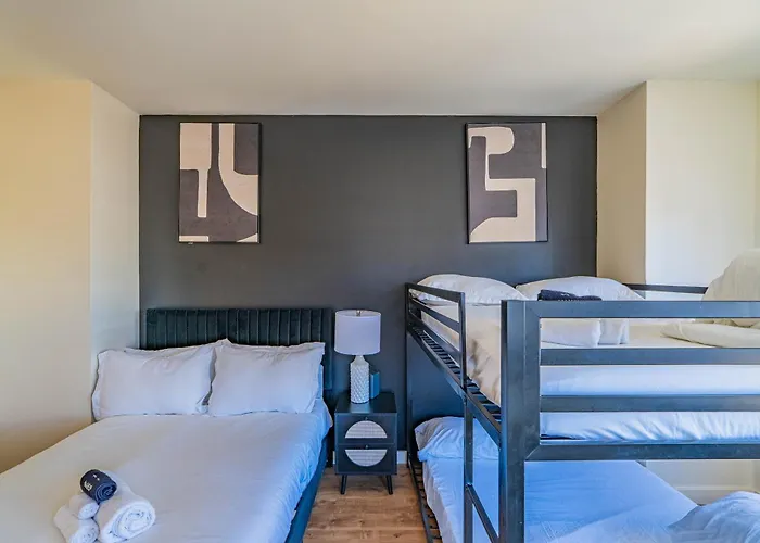 Tranquil 1br With Parking Gym Pool Phoenix
