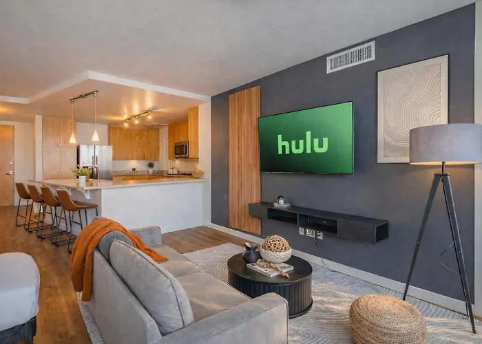 Tranquil 1br With Parking Gym Pool Apartment